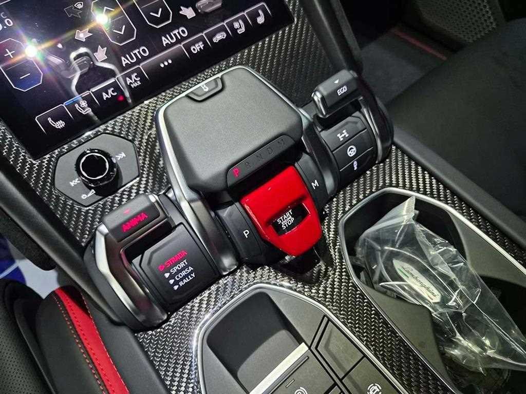 람보르기니 우루스 4.0 V8 퍼포만테 이미지 11