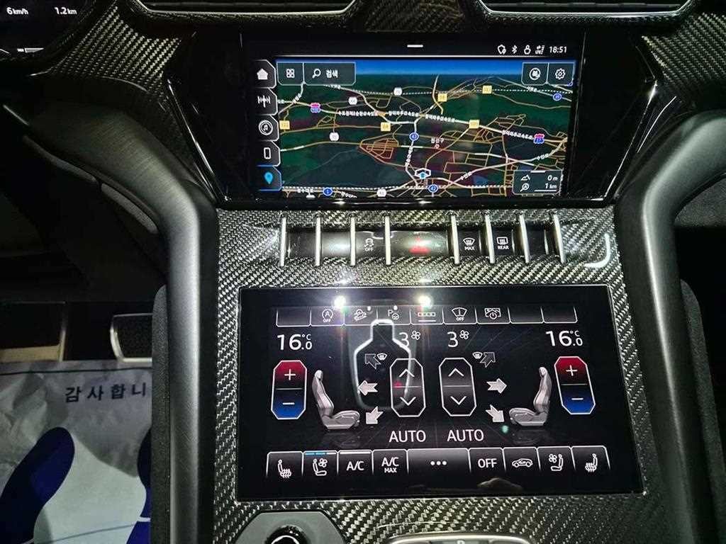 람보르기니 우루스 4.0 V8 퍼포만테 이미지 18