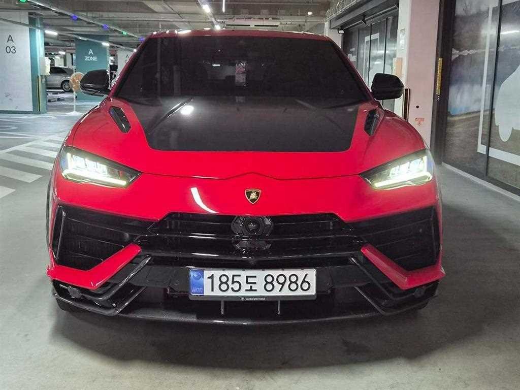 람보르기니 우루스 4.0 V8 퍼포만테 이미지 2