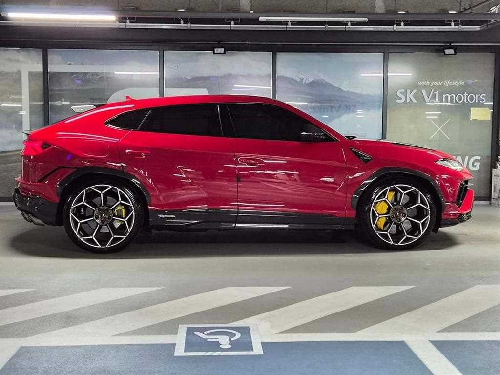 람보르기니 우루스 4.0 V8 퍼포만테 이미지 3