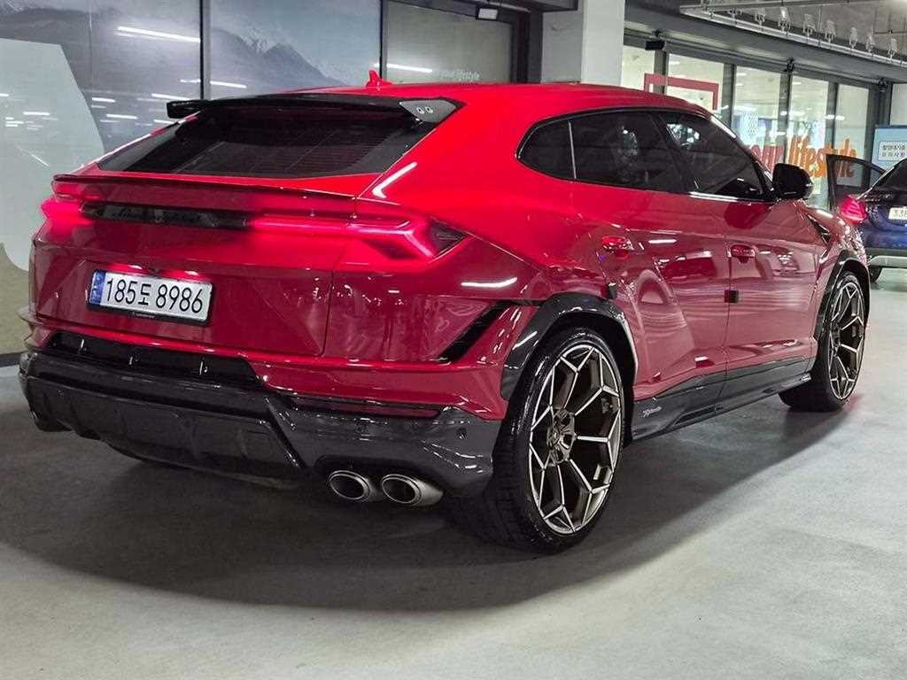 람보르기니 우루스 4.0 V8 퍼포만테 이미지 4