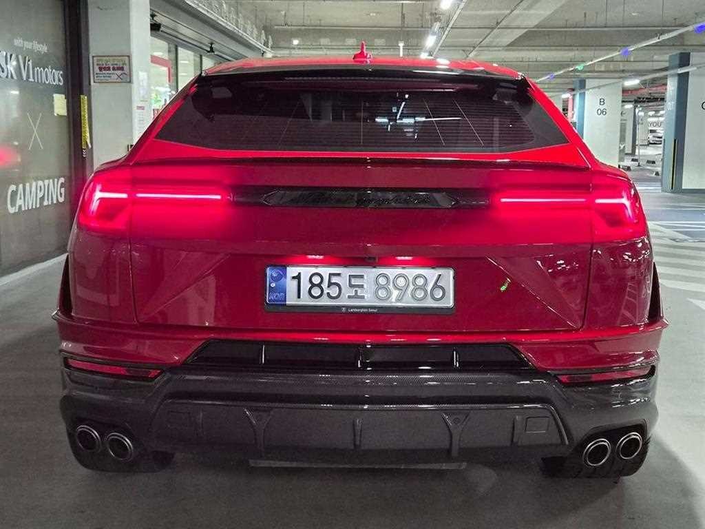 람보르기니 우루스 4.0 V8 퍼포만테 이미지 5