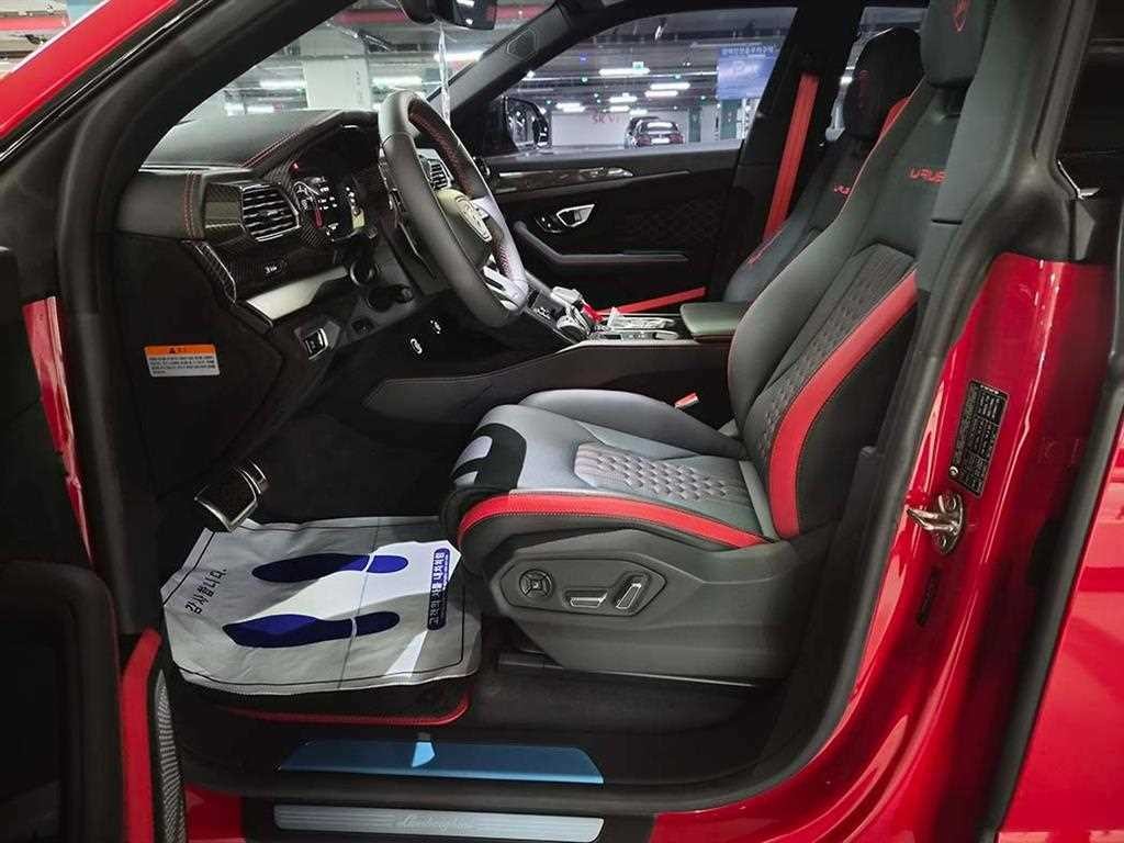 람보르기니 우루스 4.0 V8 퍼포만테 이미지 6