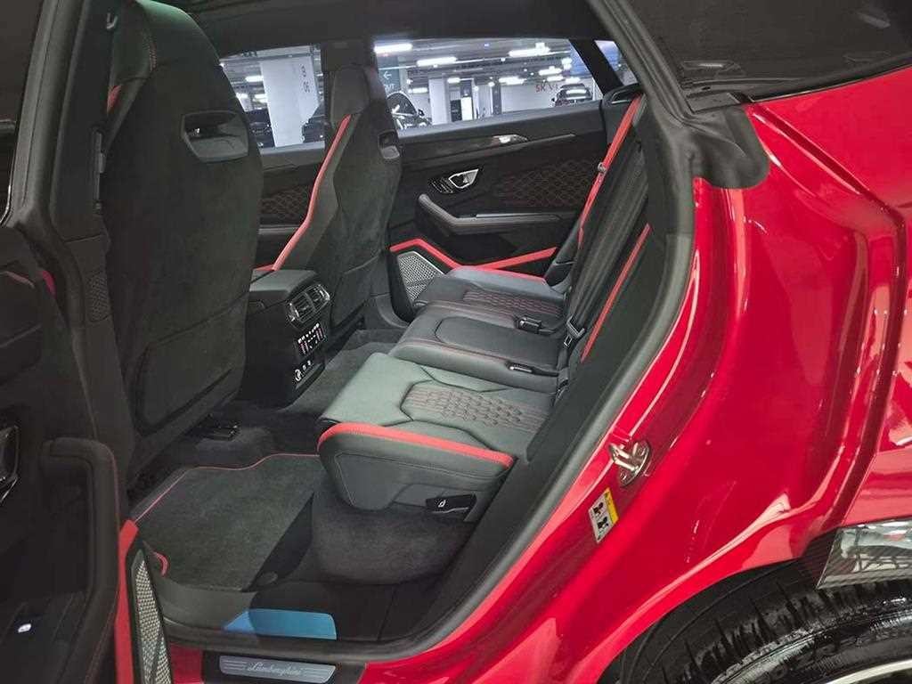 람보르기니 우루스 4.0 V8 퍼포만테 이미지 7