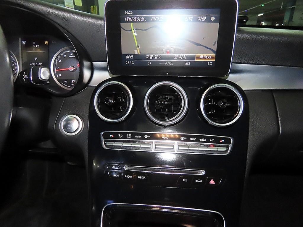 벤츠 C 클래스 C클래스 W205 C200 이미지 11