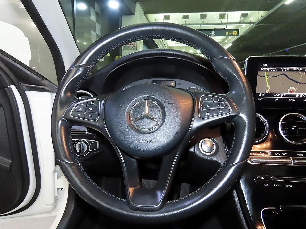 벤츠 C 클래스 C클래스 W205 C200 이미지 8