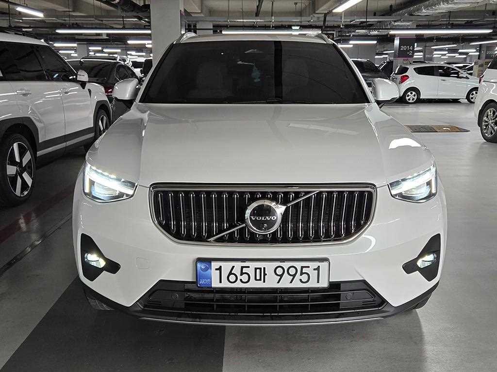 볼보 XC40 B4 AWD 얼티메이트 브라이트 이미지 1