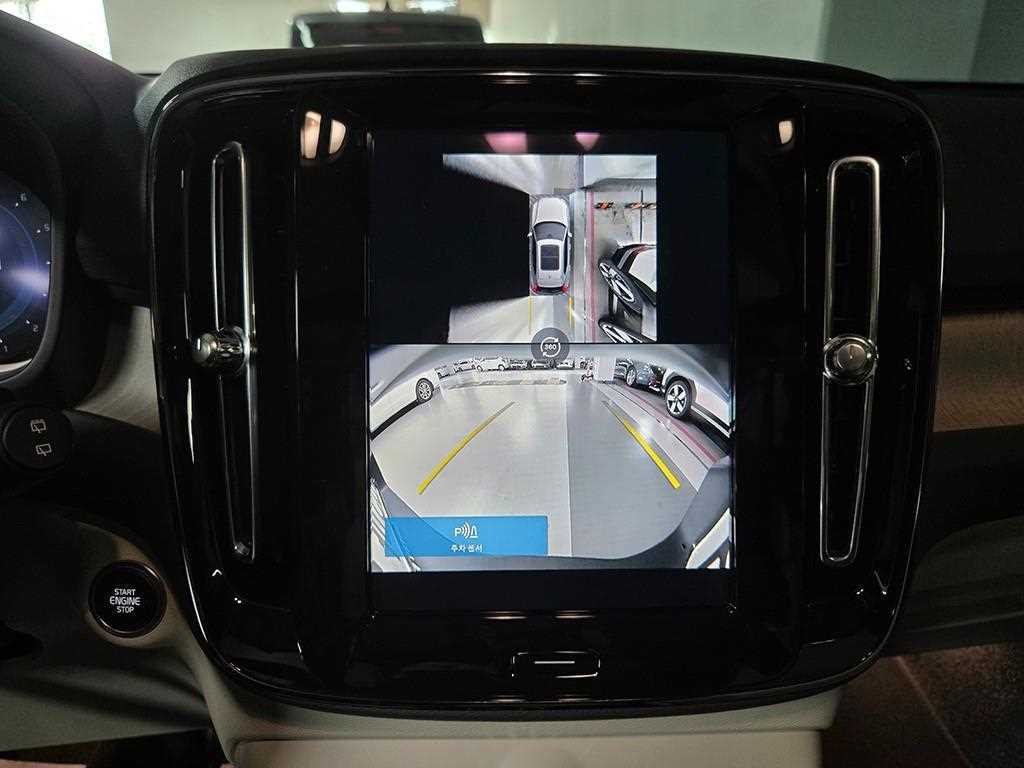 볼보 XC40 B4 AWD 얼티메이트 브라이트 이미지 14