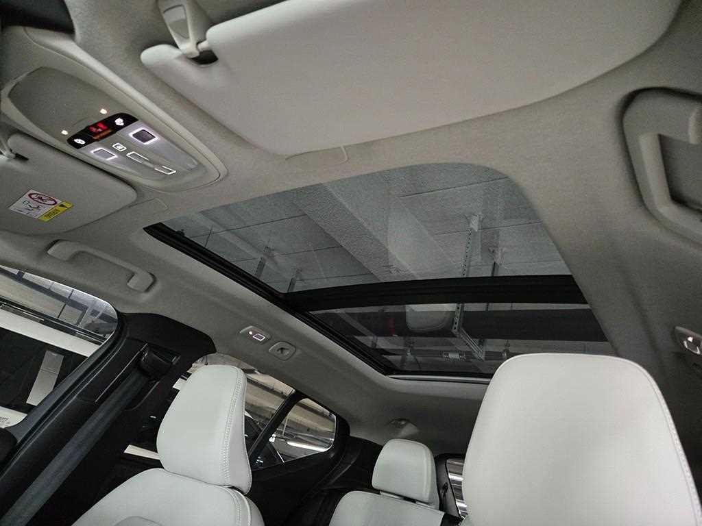 볼보 XC40 B4 AWD 얼티메이트 브라이트 이미지 16