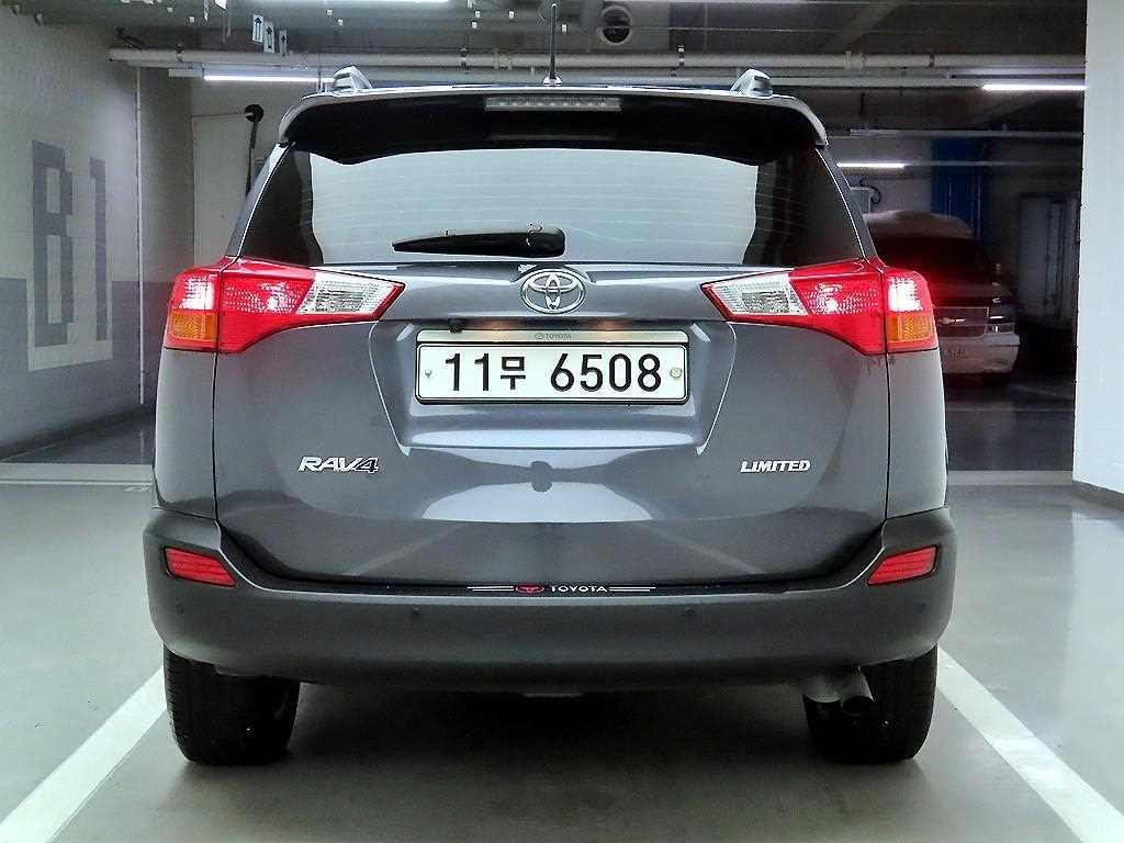 토요타 라브4 2.5 2WD 이미지 3
