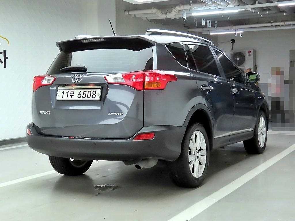 토요타 라브4 2.5 2WD 이미지 4