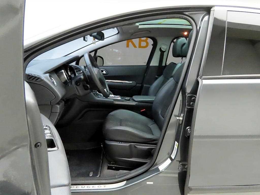 푸조 3008 1.6 e-HDI Active 이미지 12