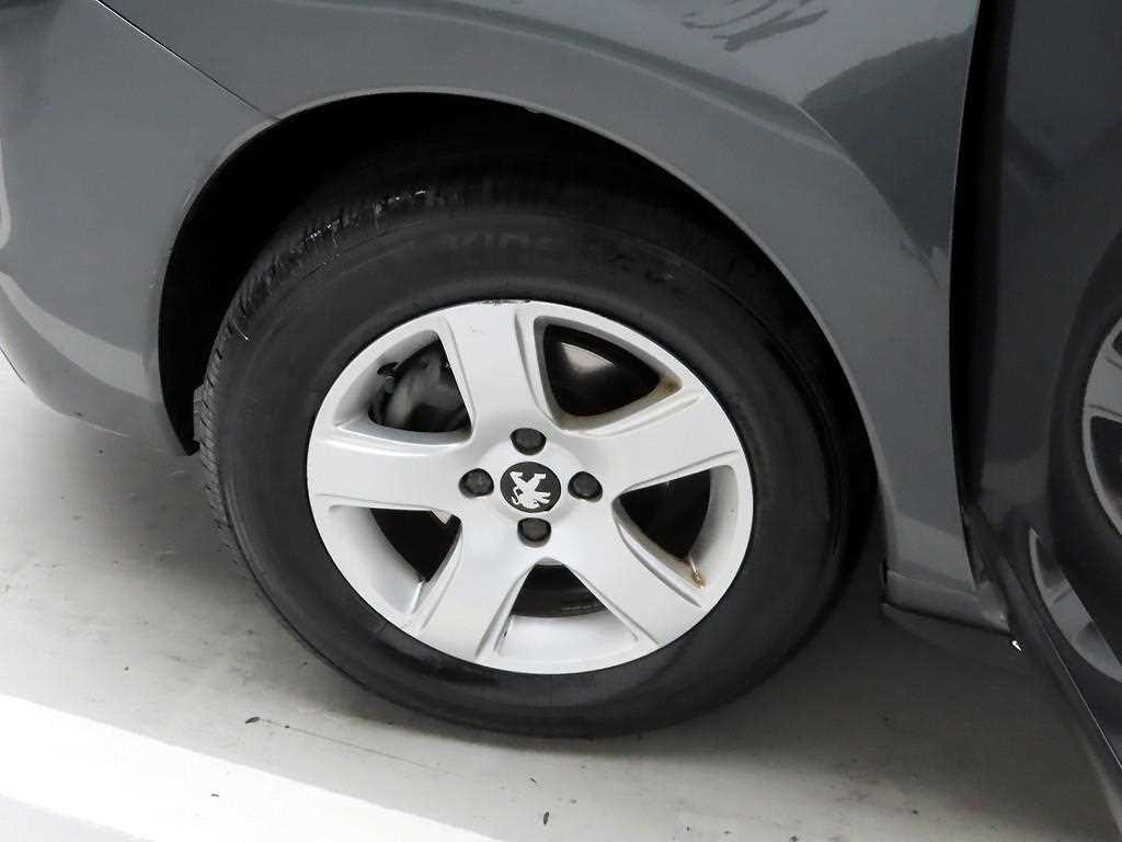 푸조 3008 1.6 e-HDI Active 이미지 19
