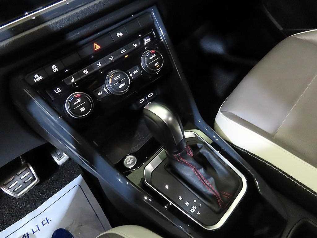 폭스바겐 티록 2.0 TDI 프레스티지 이미지 12