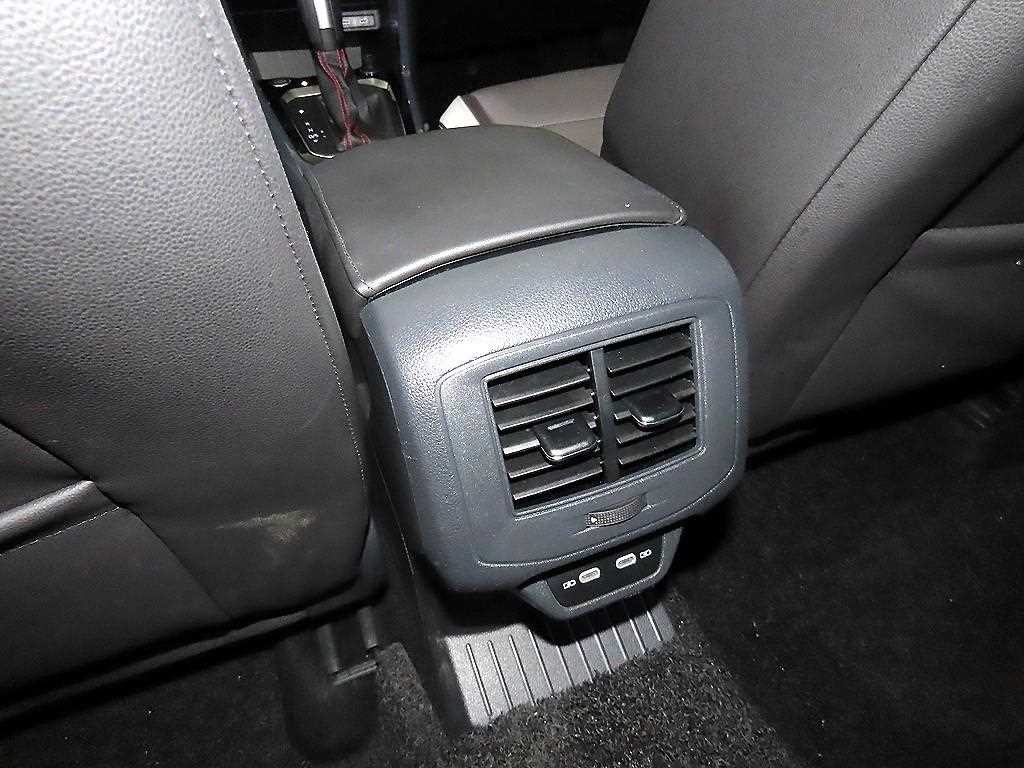 폭스바겐 티록 2.0 TDI 프레스티지 이미지 15