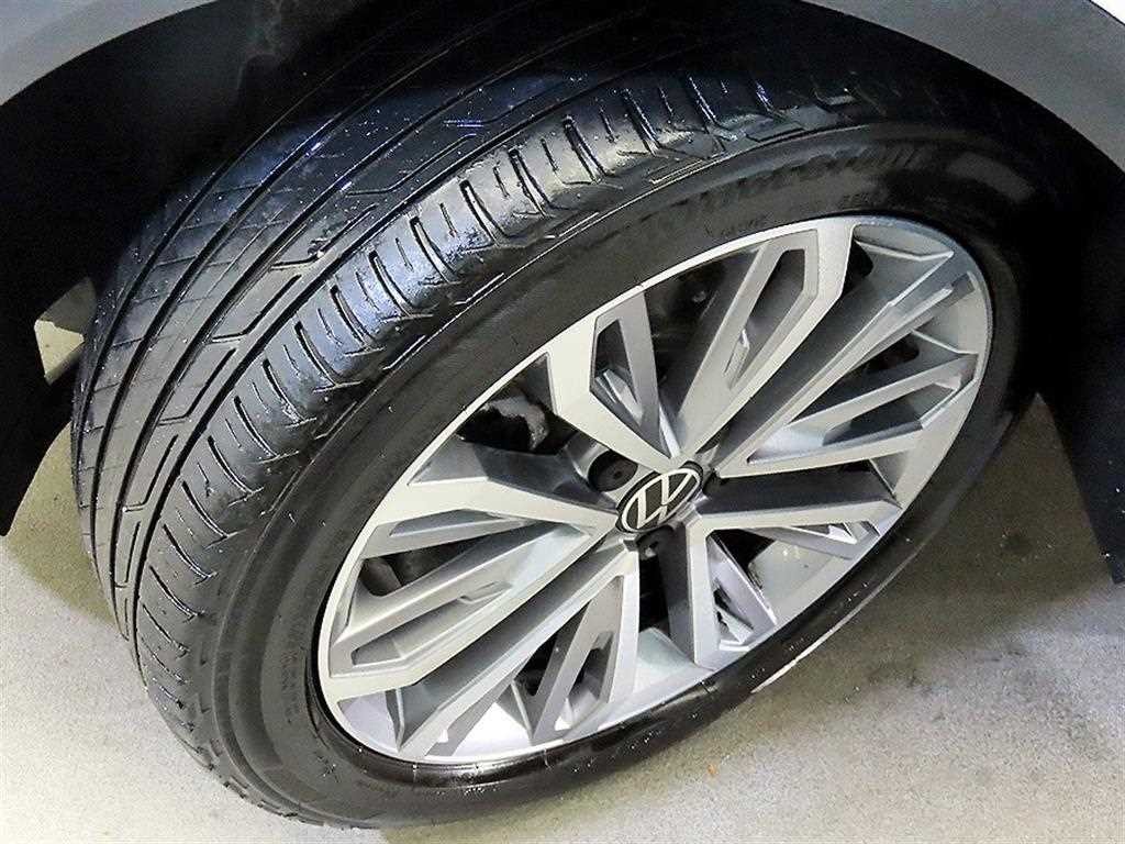폭스바겐 티록 2.0 TDI 프레스티지 이미지 20