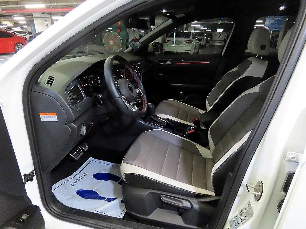 폭스바겐 티록 2.0 TDI 프레스티지 이미지 6