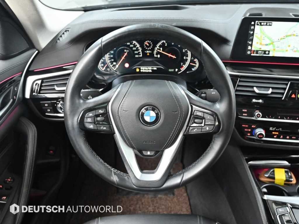 BMW 5시리즈 5시리즈 (G30) 520i 럭셔리 이미지 13