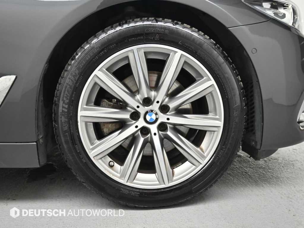 BMW 5시리즈 5시리즈 (G30) 520i 럭셔리 이미지 5