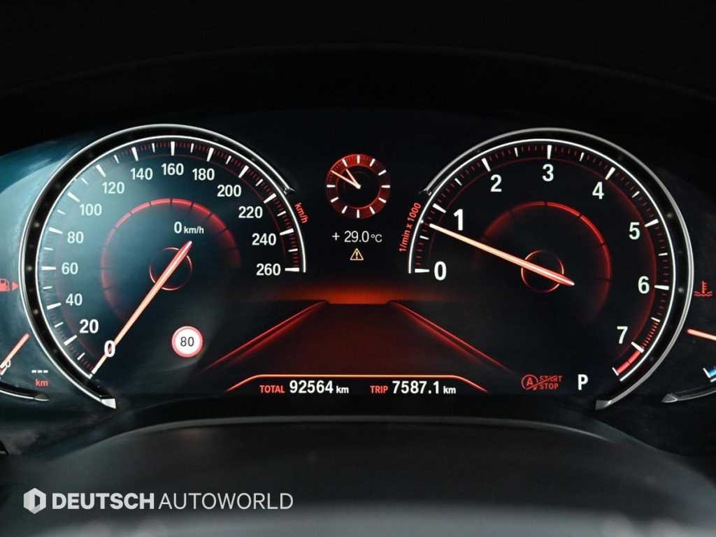 BMW 5시리즈 5시리즈 (G30) 520i 럭셔리 이미지 8