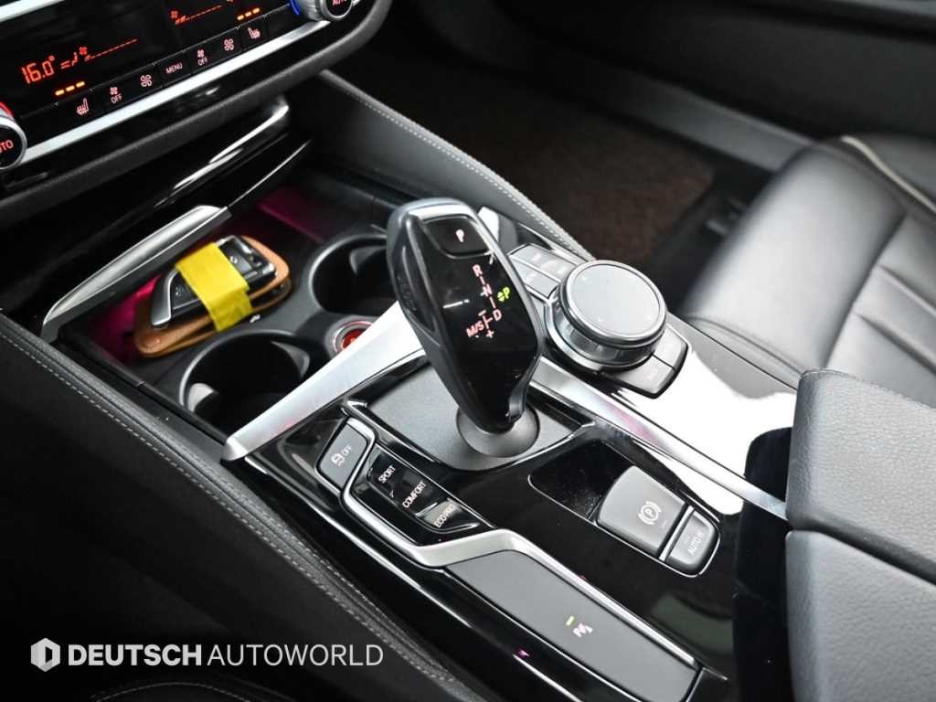 BMW 5시리즈 5시리즈 (G30) 520i 럭셔리 이미지 9