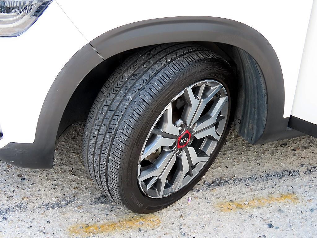 기아 셀토스 디젤 1.6 2WD 노블레스 이미지 20