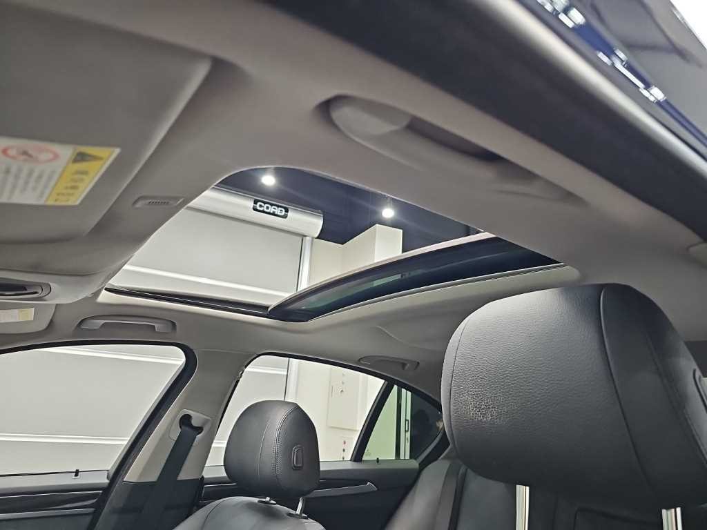 BMW 5시리즈 5시리즈 (F10) 520d M 에어로다이나믹 이미지 14