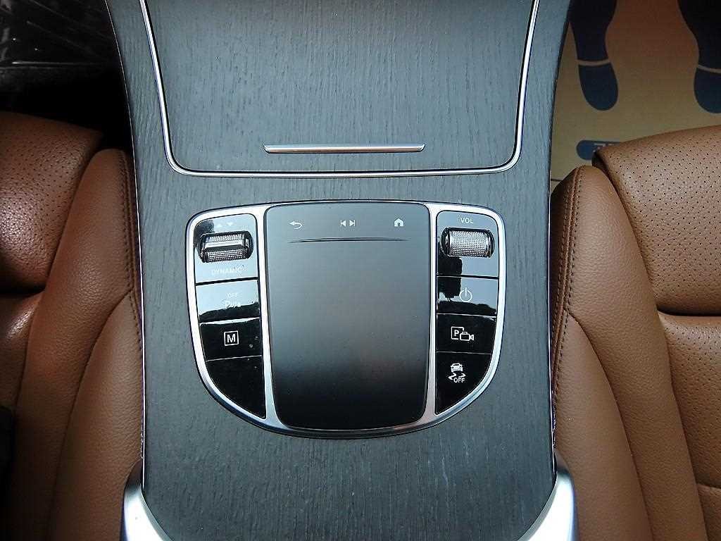 벤츠 GLC 클래스 GLC클래스 X253 GLC 300 e 4MATIC 쿠페 이미지 13