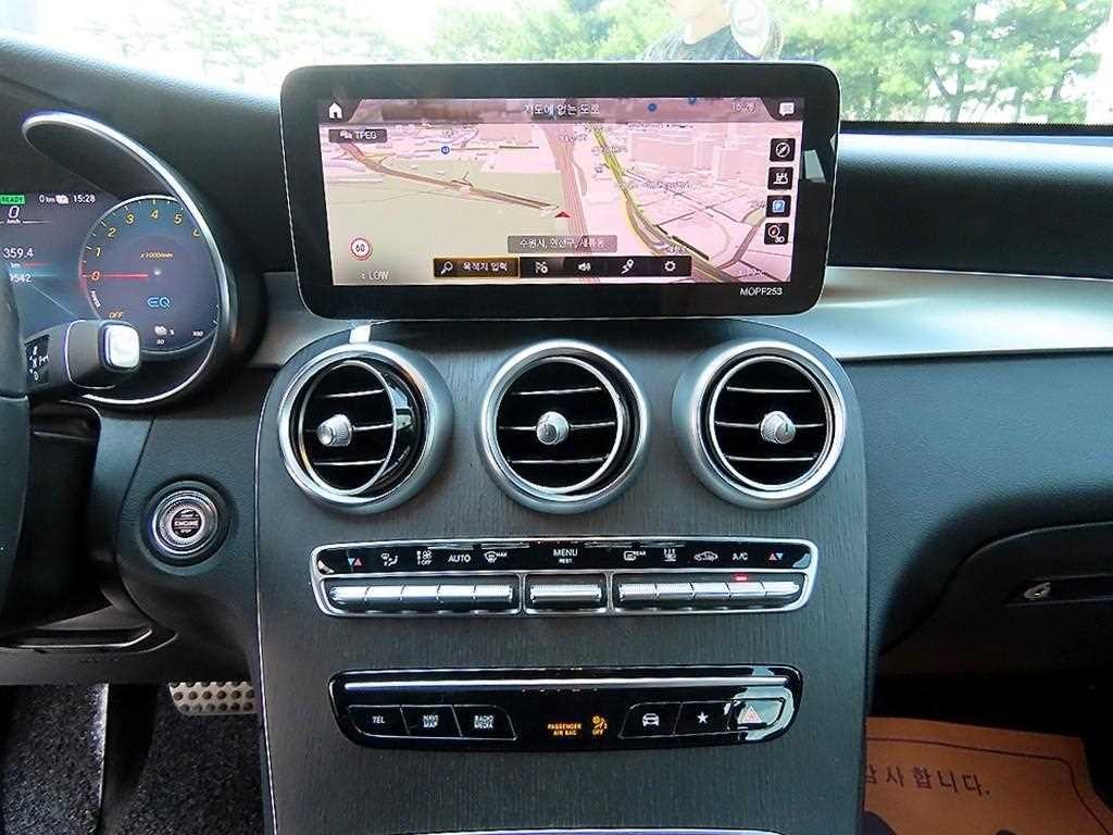 벤츠 GLC 클래스 GLC클래스 X253 GLC 300 e 4MATIC 쿠페 이미지 14