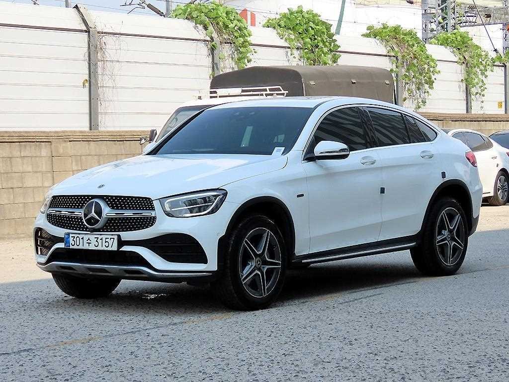 벤츠 GLC 클래스 GLC클래스 X253 GLC 300 e 4MATIC 쿠페 이미지 2
