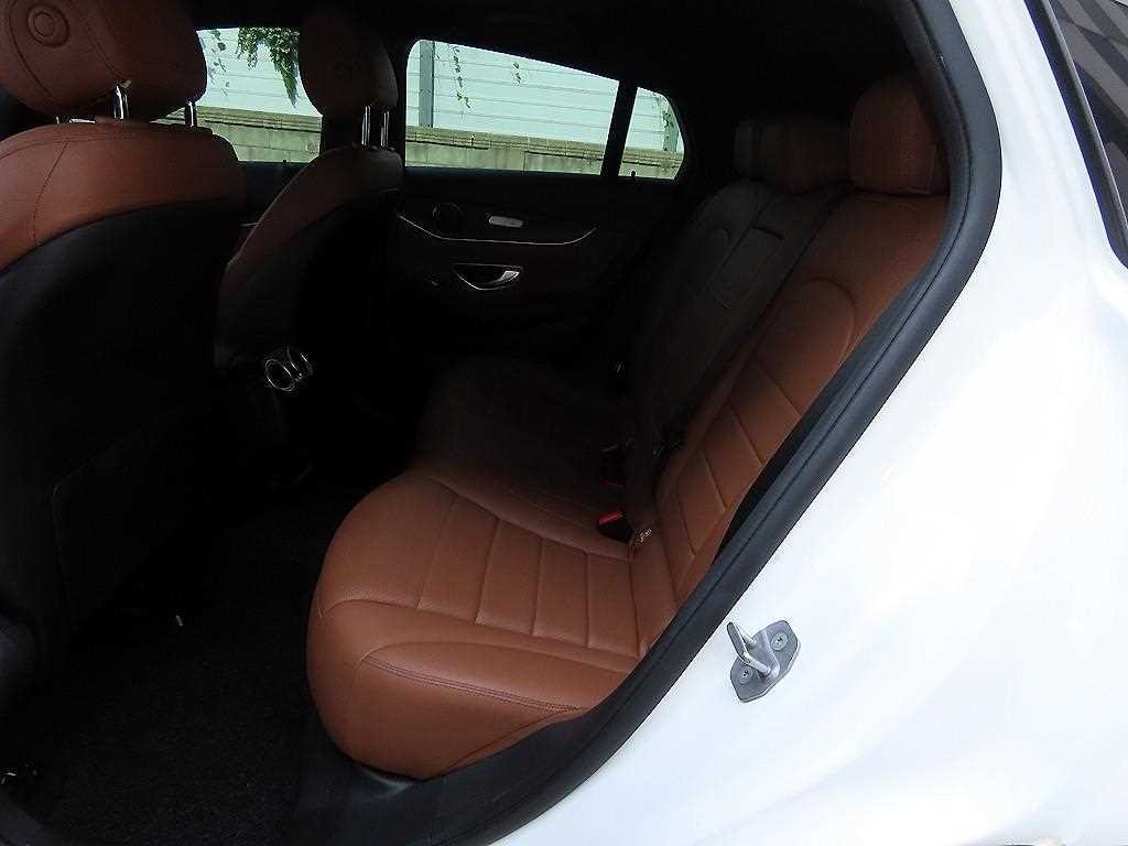 벤츠 GLC 클래스 GLC클래스 X253 GLC 300 e 4MATIC 쿠페 이미지 6