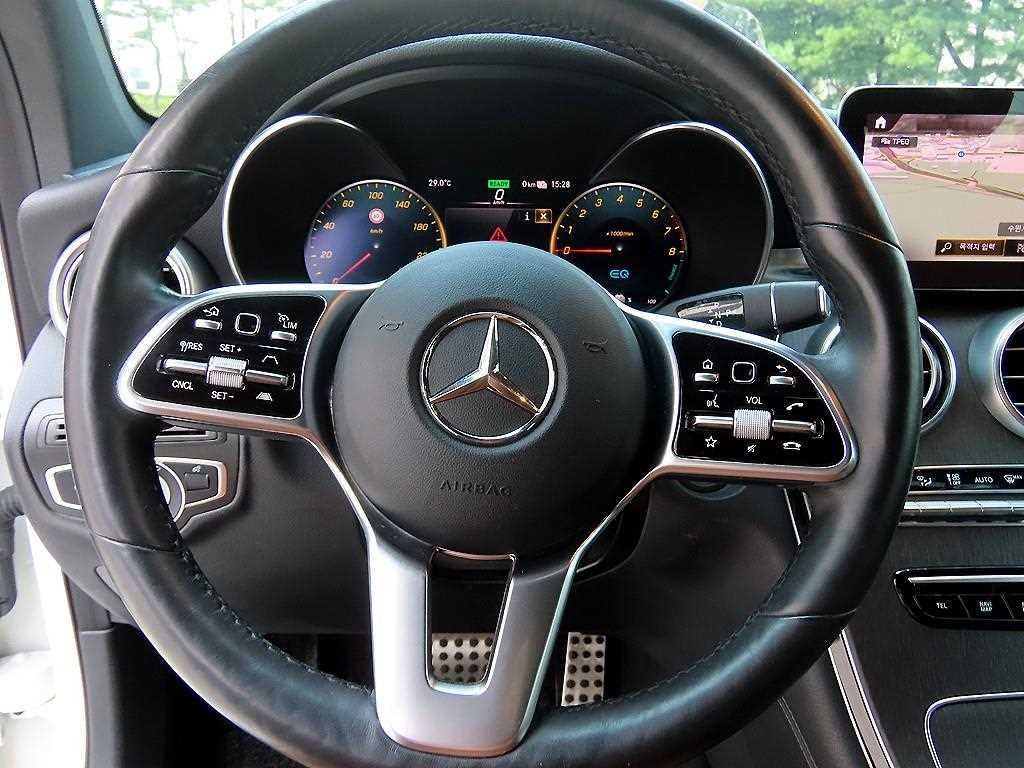 벤츠 GLC 클래스 GLC클래스 X253 GLC 300 e 4MATIC 쿠페 이미지 8