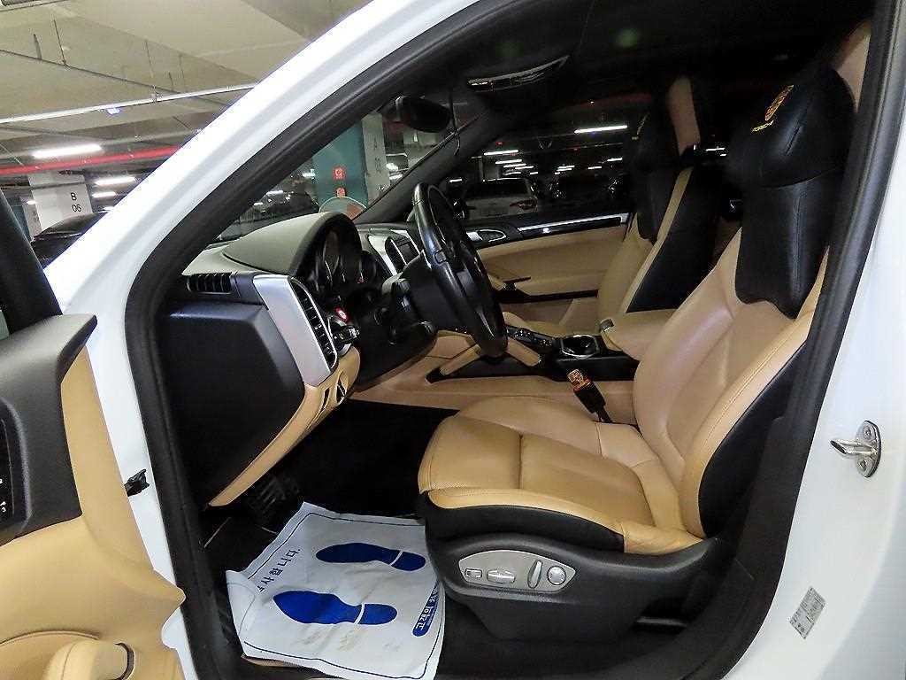 포르쉐 카이엔 뉴 카이엔 3.0 디젤 플래티넘 에디션 이미지 6