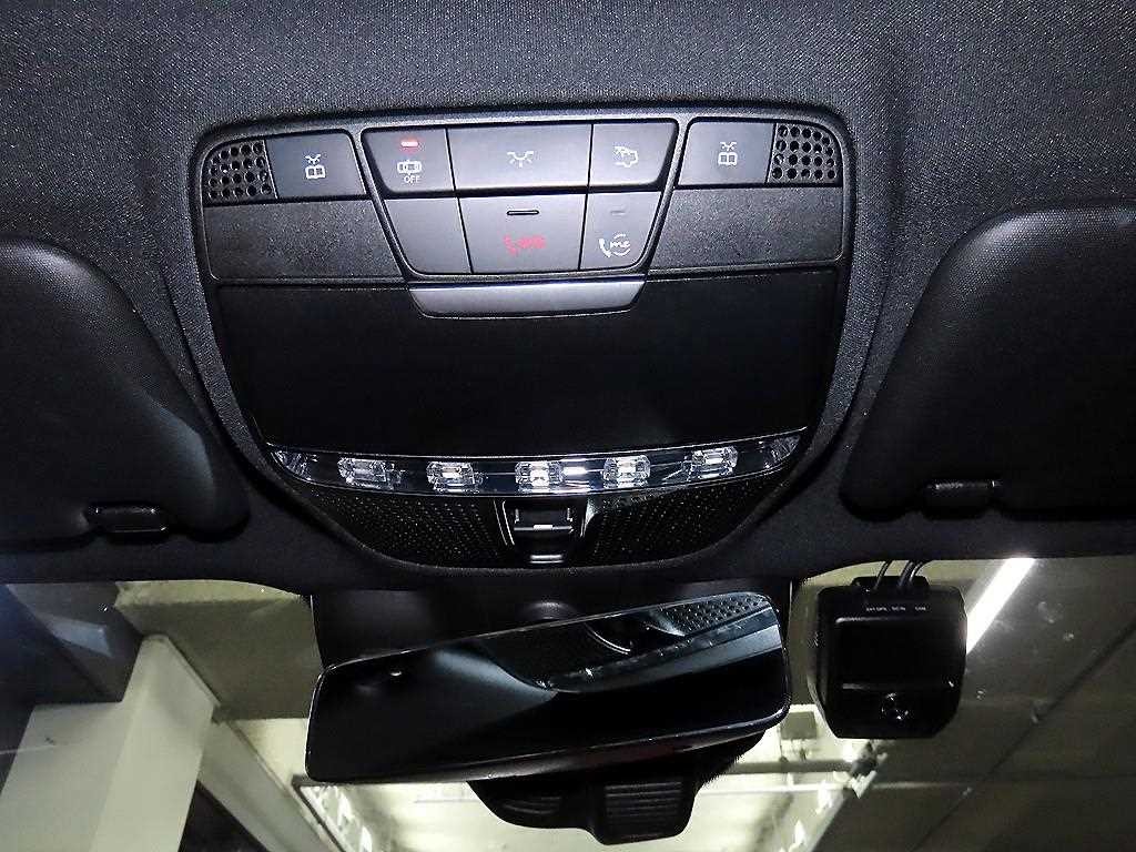 벤츠 E 클래스 E-클래스 W213 E350 4MATIC AMG LINE 이미지 13