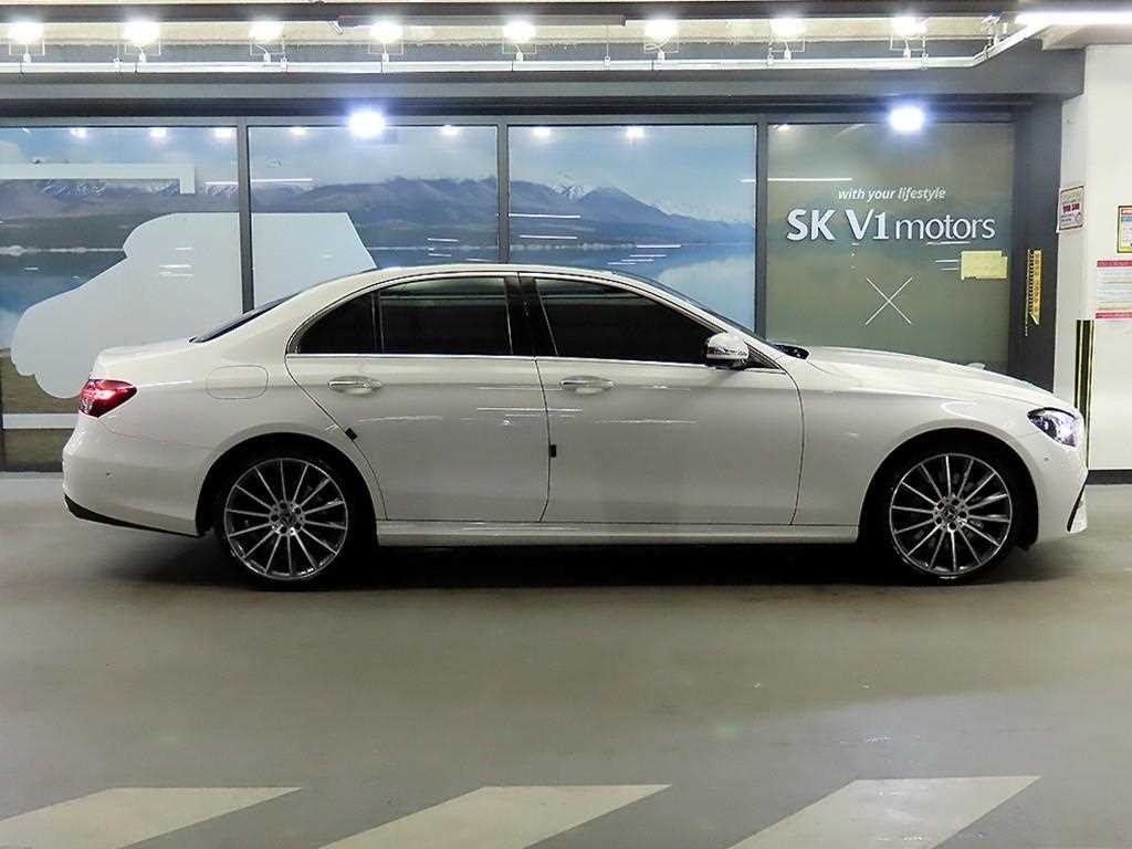 벤츠 E 클래스 E-클래스 W213 E350 4MATIC AMG LINE 이미지 3