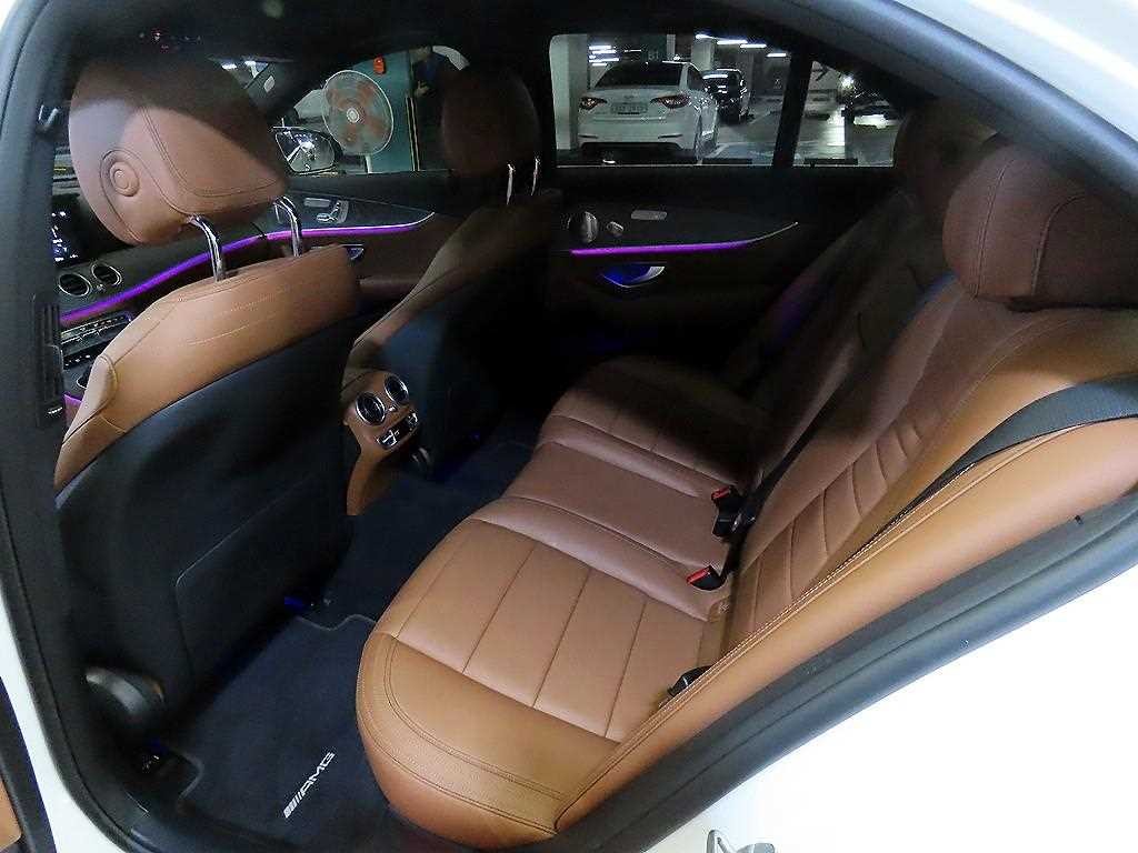 벤츠 E 클래스 E-클래스 W213 E350 4MATIC AMG LINE 이미지 7