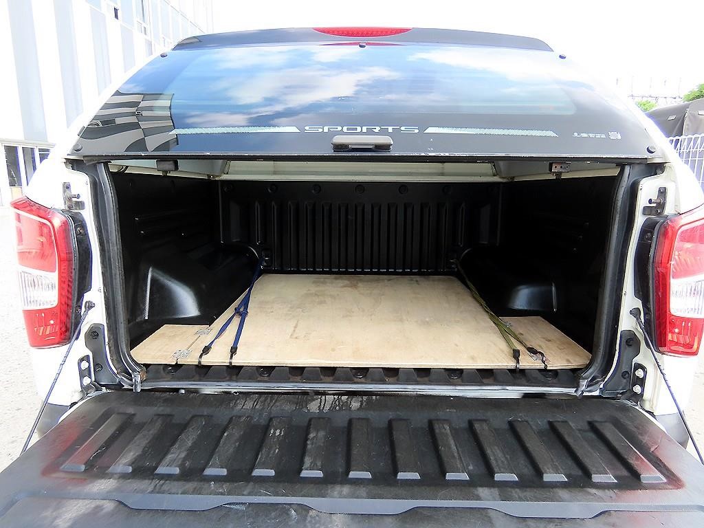 KG모빌리티(쌍용) 렉스턴 렉스턴 스포츠 4WD 디젤 2.2 프레스티지 이미지 18