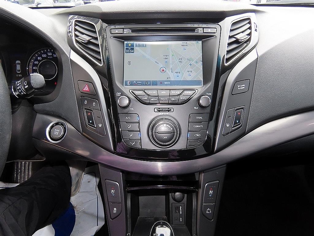 현대 i40 i40Saloon 2.0 GDI PREMIUM 이미지 13