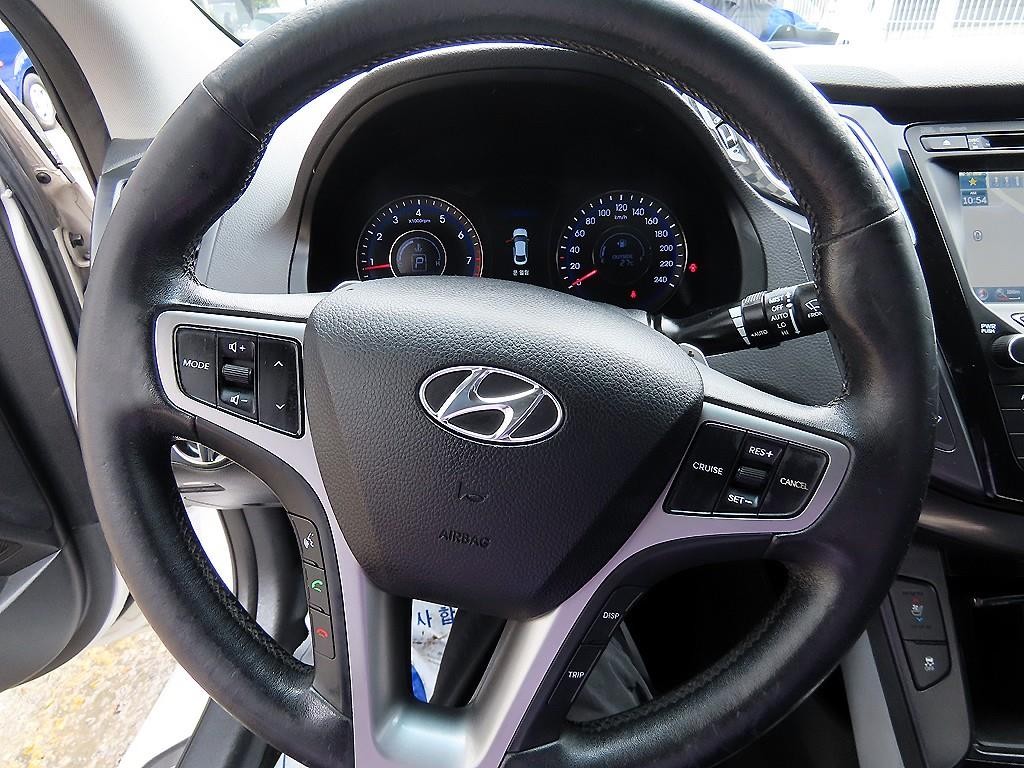 현대 i40 i40Saloon 2.0 GDI PREMIUM 이미지 8