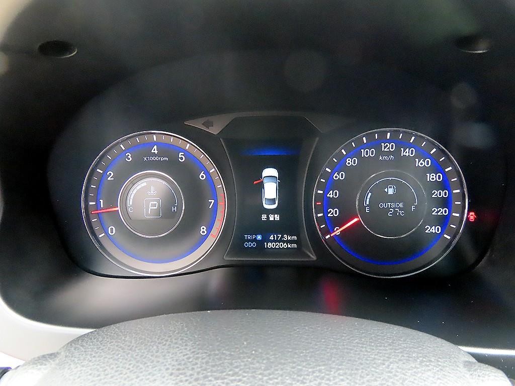 현대 i40 i40Saloon 2.0 GDI PREMIUM 이미지 9