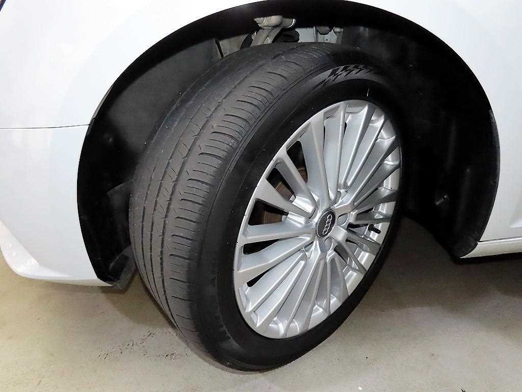 아우디 A4 A4 (B9) 40 TFSI 이미지 19