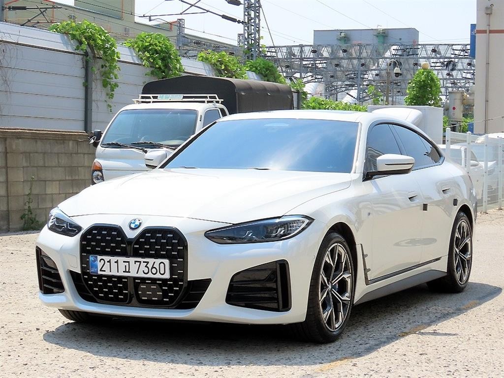 BMW 4시리즈 4시리즈 (G22) 420i 그란쿠페 M 스포츠 이미지 2