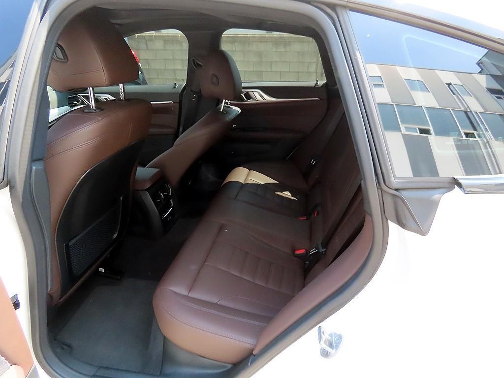 BMW 4시리즈 4시리즈 (G22) 420i 그란쿠페 M 스포츠 이미지 6