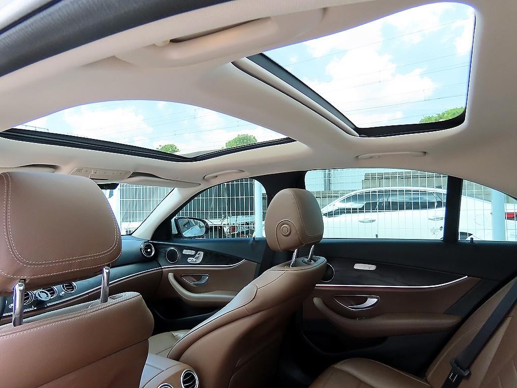 벤츠 E 클래스 E-클래스 W213 E300 4MATIC 아방가르드 이미지 17