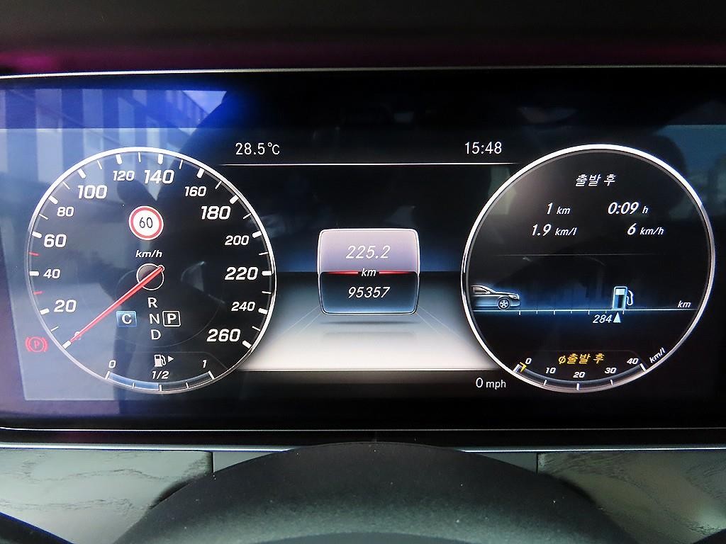 벤츠 E 클래스 E-클래스 W213 E300 4MATIC 아방가르드 이미지 9