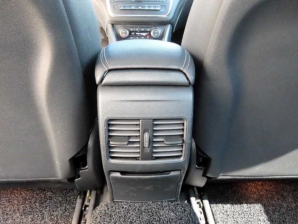 벤츠 CLA 클래스 CLA클래스 CLA 200d 이미지 16