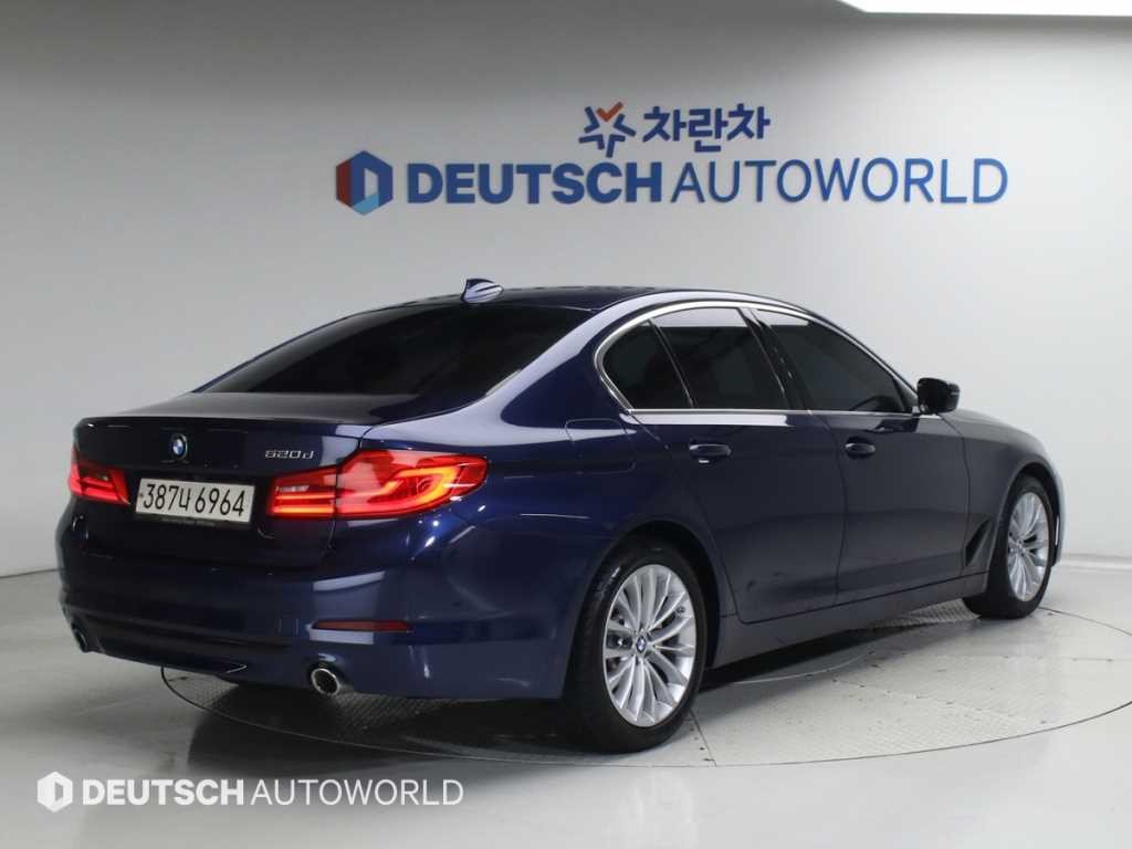 BMW 5시리즈 5시리즈 (G30) 520d 럭셔리 플러스 이미지 2