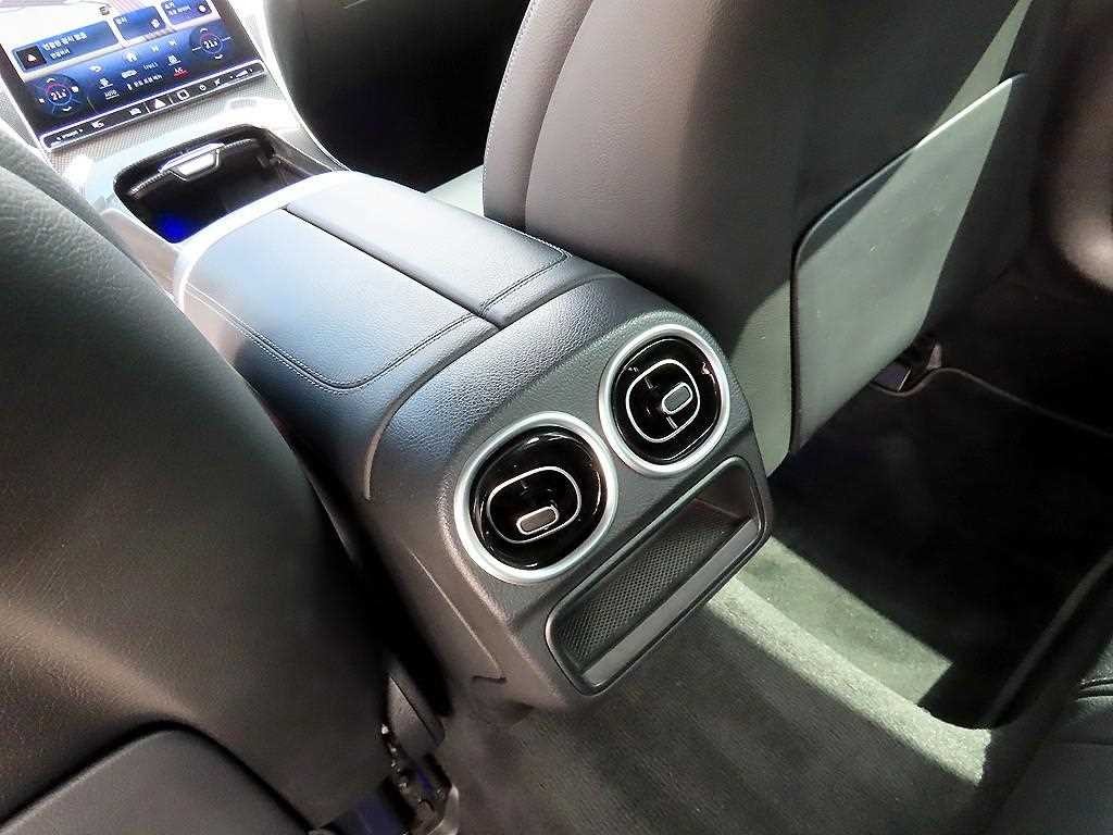 벤츠 C 클래스 C클래스 W206 C300 AMG 라인 이미지 15