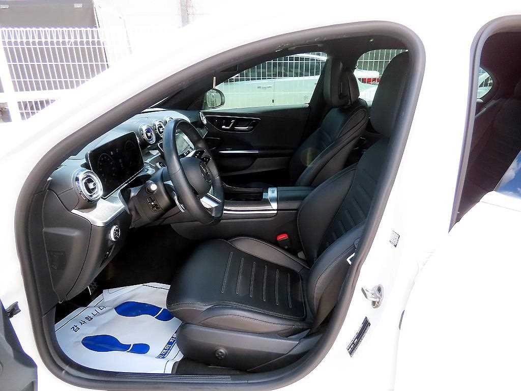 벤츠 C 클래스 C클래스 W206 C300 AMG 라인 이미지 5