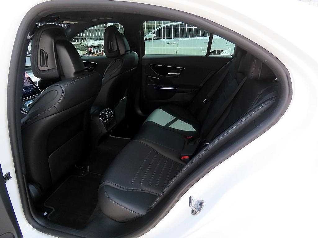 벤츠 C 클래스 C클래스 W206 C300 AMG 라인 이미지 6